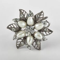 Saro Lifestyle Bejeweled Flower Design Napkin Ring, Set Of 4