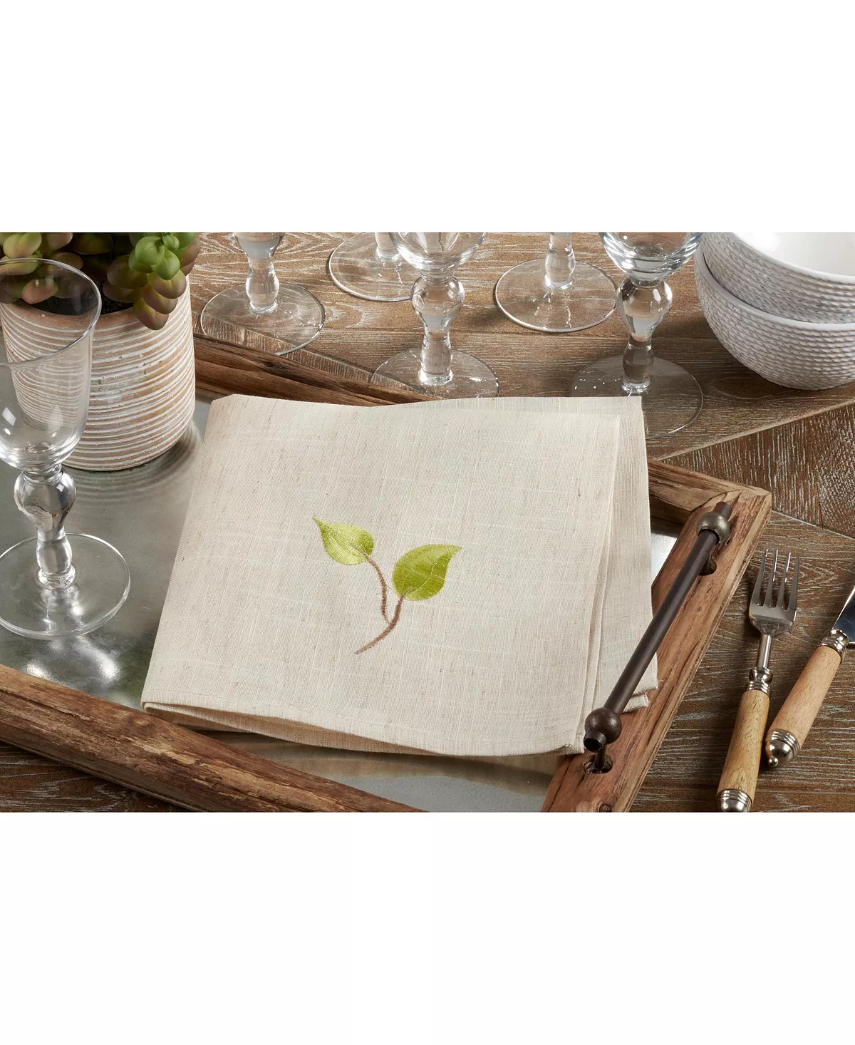 Saro Lifestyle Embroidered Vine Napkin Set Of 4 - Image 4