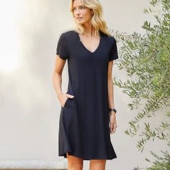Karen Kane Quinn V Neck Pocket Dress